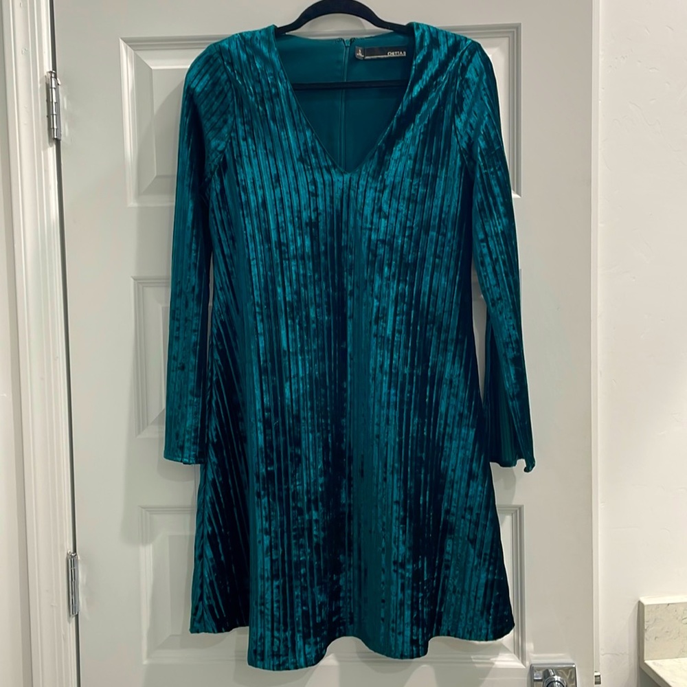 90s style short velvet dress color green emerald size 8 unstitched in front
